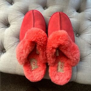 Brand new, only worn one time for Christmas. Super warm and comfy